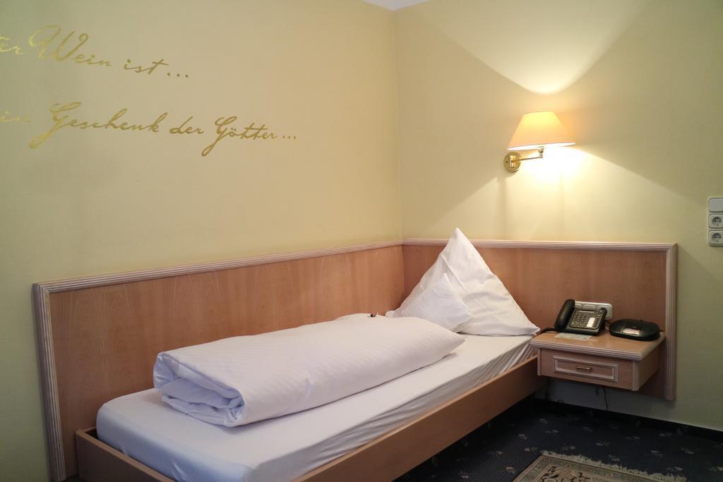 Hotel Restaurant Paradeismuehle Klingenberg am Main Szoba fotó